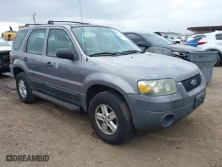 2007 Ford Escape XLS with VIN 1FMYU02Z37KA20546, listed as a IAAI auction lot 41506092 with 234,011 mi miles. Bid and sale history available at carsss.com. Image 1.