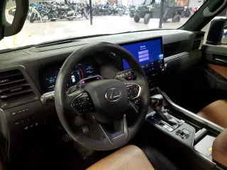2024 Lexus GX with VIN JTJVBCDX6R5022512, listed as a Copart auction lot 42697445 with 1,651 mi miles and Salvage Title. Bid and sale history available at carsss.com. Image 6.
