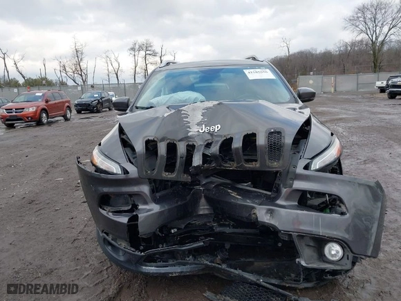 2017 Jeep Cherokee Latitude with VIN 1C4PJLCB4HW507776, listed as a IAAI auction lot 41585656 with 147,959 mi miles. Bid and sale history available at carsss.com. Image 12.