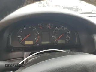 1999 Volkswagen Passat GL z VIN WVWMD63B1XE216281, wystawiony jako Copart lot #75200694 z przebiegiem Nie podano mil oraz Nie do naprawy • Non repairable. Historia ofert i sprzedaży dostępna na DreamBid. Obrazek 9.