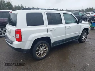 2011 Jeep Patriot Sport with VIN 1J4NF1GB0BD258347, listed as a IAAI auction lot 41948645 with 171,440 mi miles. Bid and sale history available at carsss.com. Image 4.