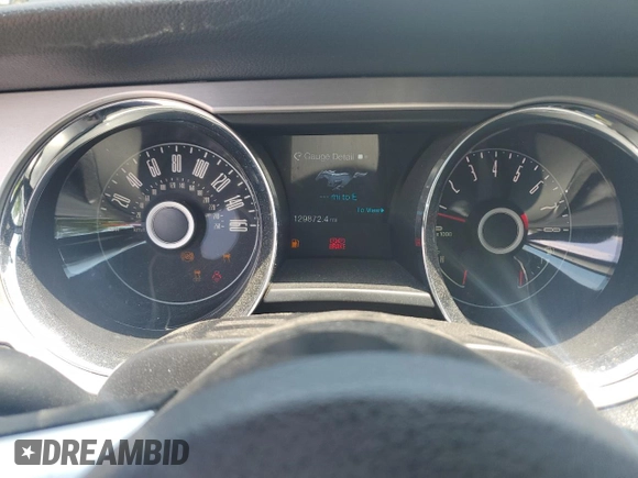 2014 Ford Mustang V6 with VIN 1ZVBP8EM6E5292579, listed as a Copart auction lot 61896995 with 129,872 mi miles and Salvage title. Bid and sale history available at DreamBid. Image 9.