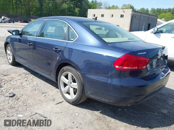 2013 Volkswagen Passat SE z VIN 1VWBN7A36DC047286, wystawiony jako IAAI lot #42243855 z przebiegiem 65 386 mil mil oraz . Historia ofert i sprzedaży dostępna na DreamBid. Obrazek 3.