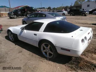 1994 Chevrolet Corvette with VIN 1G1YY22P9R5107851, listed as a IAAI auction lot 42000934 with 87,677 mi miles. Bid and sale history available at carsss.com. Image 3.