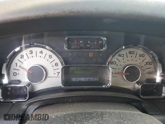 2008 Ford Expedition Max Limited with VIN 1FMFK20538LA42213, listed as a Copart auction lot 61907205 with 282,067 mi miles and Salvage title. Bid and sale history available at DreamBid. Image 9.
