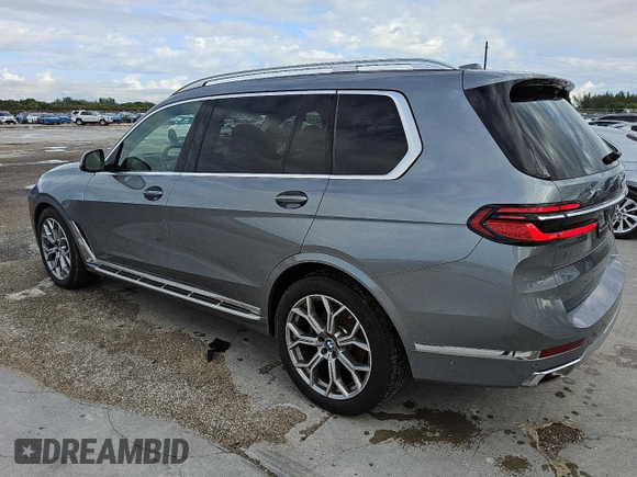 2024 BMW X7 xDrive40i z VIN 5UX23EM08R9V48892, wystawiony jako Copart lot #56059665 z przebiegiem 28 430 mil mil oraz Tytuł czysty. Historia ofert i sprzedaży dostępna na DreamBid. Obrazek 2.