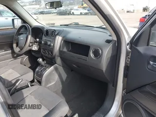 2009 Jeep Patriot Sport with VIN 1J4FT28B69D126513, listed as a IAAI auction lot 41622860 with 181,636 mi miles. Bid and sale history available at carsss.com. Image 5.