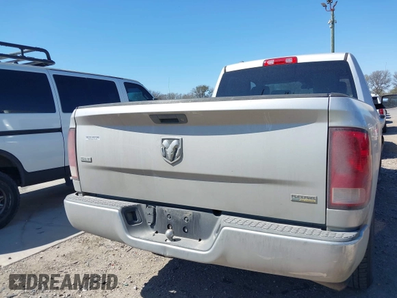 2013 Ram 1500 SLT z VIN 1C6RR6GP0DS512068, wystawiony jako IAAI lot #41729983 z przebiegiem 191 167 mil mil oraz . Historia ofert i sprzedaży dostępna na DreamBid. Obrazek 16.