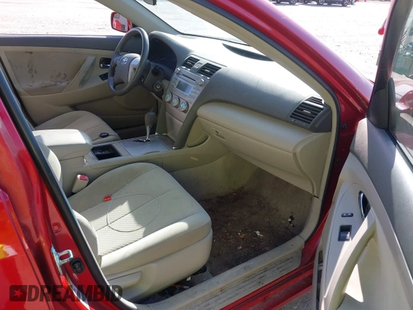 2009 Toyota Camry LE z VIN 4T1BK46K59U088032, wystawiony jako IAAI lot #42362721 z przebiegiem 158 708 mil mil oraz . Historia ofert i sprzedaży dostępna na DreamBid. Obrazek 5.