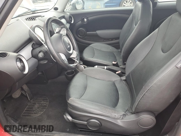 2008 MINI Hardtop with VIN WMWMF33548TT66639, listed as a Copart auction lot 42740655 with 135,084 mi miles and Clean Title. Bid and sale history available at DreamBid. Image 7.