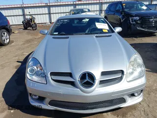 2005 Mercedes-Benz SLK 230/320 z VIN WDBWK56FX5F052512, wystawiony jako IAAI lot #41685458 z przebiegiem 46 186 mil mil oraz . Historia ofert i sprzedaży dostępna na DreamBid. Obrazek 12.