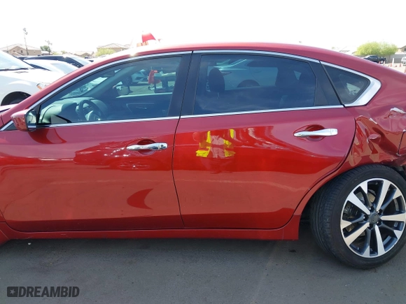 2016 Nissan Altima 2.5 SL with VIN 1N4AL3AP4GC122089, listed as a IAAI auction lot 41965851 with 121,608 mi miles. Bid and sale history available at carsss.com. Image 15.