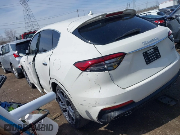 2022 Maserati Levante GT z VIN ZN661XUA5NX388097, wystawiony jako IAAI lot #41859084 z przebiegiem 31 252 mil mil oraz . Historia ofert i sprzedaży dostępna na DreamBid. Obrazek 3.