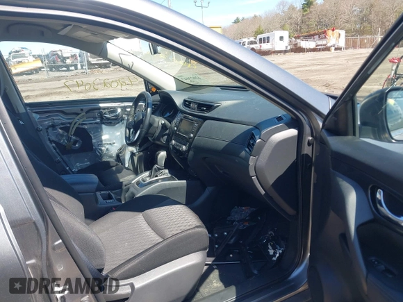 2018 Nissan Rogue SV with VIN KNMAT2MV3JP601389, listed as a IAAI auction lot 42023047 with 57,107 mi miles. Bid and sale history available at carsss.com. Image 5.