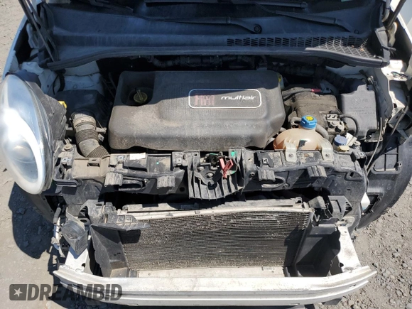 2014 FIAT 500L Easy z VIN ZFBCFABH5EZ019380, wystawiony jako Copart lot #62758775 z przebiegiem 154 298 mil mil oraz Szkoda całkowita • Salvage title. Historia ofert i sprzedaży dostępna na DreamBid. Obrazek 11.