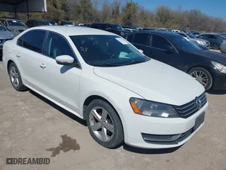 2013 Volkswagen Passat SE with VIN 1VWBP7A35DC086378, listed as a IAAI auction lot 41778741 with 182,726 mi miles. Bid and sale history available at carsss.com. Image 1.