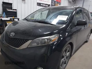 2017 Toyota Sienna SE with VIN 5TDXZ3DC5HS897285, listed as a IAAI auction lot 41448535 with 125,546 mi miles. Bid and sale history available at carsss.com. Image 17.