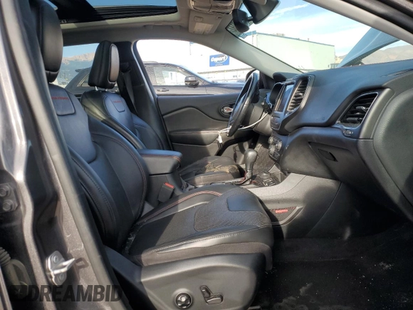 2020 Jeep Cherokee Trailhawk Elite with VIN 1C4PJMBN5LD549377, listed as a Copart auction lot 72636844 with 62,549 mi miles and Salvage title. Bid and sale history available at DreamBid. Image 7.