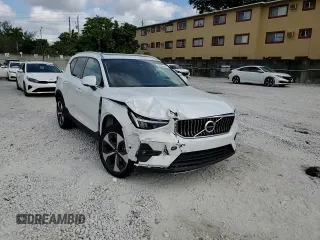 2024 Volvo XC40 Plus Bright Theme z VIN YV4L12UE7R2283166, wystawiony jako Copart lot #54067355 z przebiegiem 2 749 mil mil oraz Szkoda całkowita • Salvage title. Historia ofert i sprzedaży dostępna na DreamBid. Obrazek 13.