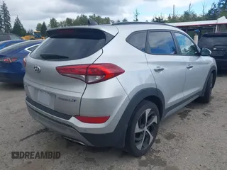 2017 Hyundai Tucson Sport z VIN KM8J33A29HU351910, wystawiony jako IAAI lot #42281390 z przebiegiem 110 522 mil mil oraz . Historia ofert i sprzedaży dostępna na DreamBid. Obrazek 4.