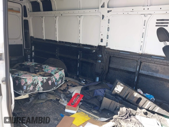 2018 Ram ProMaster Cargo with VIN 3C6URVJG2JE102819, listed as a IAAI auction lot 41633724 with Not Provided miles. Bid and sale history available at carsss.com. Image 8.