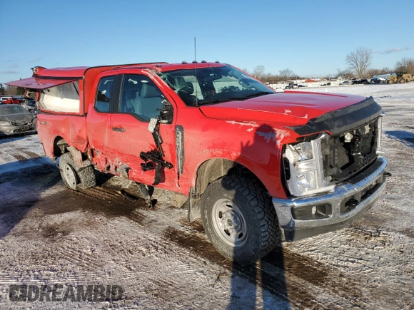 2024 Ford F-250 XL with VIN 1FT7X2BA2REE75404, listed as a Copart auction lot 88600105 with 5,946 mi miles and Salvage title. Bid and sale history available at DreamBid. Image 4.