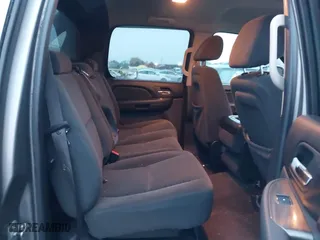 2007 Chevrolet Avalanche LT w/3LT with VIN 3GNFK12397G130146, listed as a IAAI auction lot 40836657 with 319,028 mi miles. Bid and sale history available at carsss.com. Image 8.