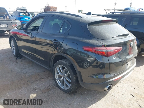 2018 Alfa Romeo Stelvio Sport z VIN ZASFAKPN0J7B71013, wystawiony jako IAAI lot #41938050 z przebiegiem Nie podano mil oraz . Historia ofert i sprzedaży dostępna na DreamBid. Obrazek 3.