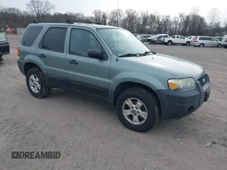 2007 Ford Escape XLT with VIN 1FMYU931X7KA51242, listed as a IAAI auction lot 41606245 with 1 mi miles. Bid and sale history available at carsss.com. Image 1.
