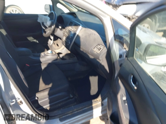 2015 Nissan LEAF SV with VIN 1N4AZ0CP6FC320049, listed as a IAAI auction lot 41645954 with 147,357 mi miles. Bid and sale history available at carsss.com. Image 5.