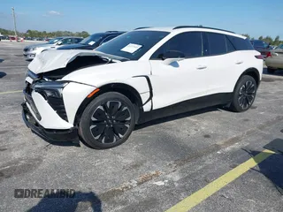 2024 Chevrolet Blazer EV eAWD RS z VIN 3GNKDCRJ6RS185260, wystawiony jako IAAI lot #41277933 z przebiegiem 5 664 mil mil oraz . Historia ofert i sprzedaży dostępna na DreamBid. Obrazek 17.