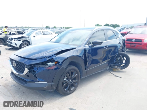 2024 Mazda CX-30 S Select Sport z VIN 3MVDMBBM1RM655682, wystawiony jako IAAI lot #42063971 z przebiegiem 6 771 mil mil oraz . Historia ofert i sprzedaży dostępna na DreamBid. Obrazek 17.
