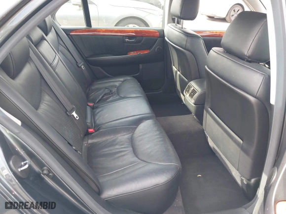 2006 Lexus LS 430 with VIN JTHBN36F065046624, listed as a IAAI auction lot 41921045 with 101,069 mi miles. Bid and sale history available at carsss.com. Image 8.