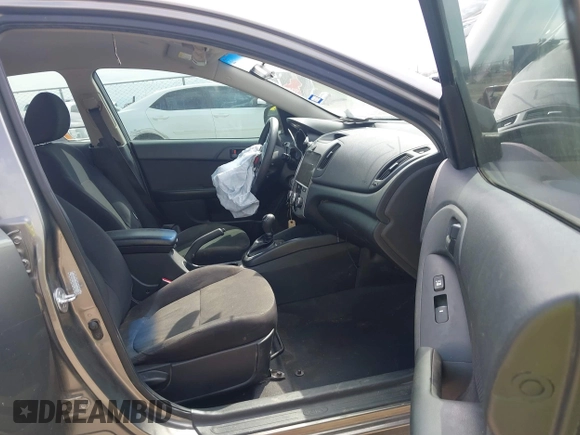 2012 Kia Forte EX with VIN KNAFU4A25C5492664, listed as a IAAI auction lot 41889921 with 163,334 mi miles and . Bid and sale history available at DreamBid. Image 5.