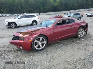 2011 Chevrolet Camaro 2LT z VIN 2G1FC1ED2B9121892, wystawiony jako Copart lot #56714725 z przebiegiem 146 818 mil mil oraz Szkoda całkowita • Salvage title. Historia ofert i sprzedaży dostępna na DreamBid. Obrazek 1.