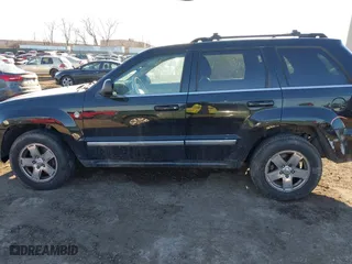 2007 Jeep Grand Cherokee Limited with VIN 1J8HR58N57C618812, listed as a IAAI auction lot 41435127 with 111,118 mi miles. Bid and sale history available at carsss.com. Image 14.