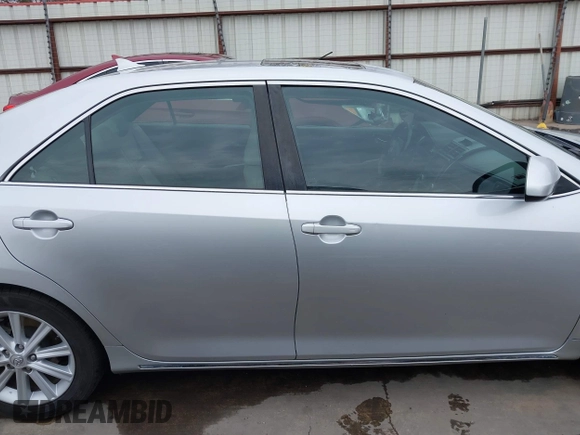 2014 Toyota Camry SE with VIN 4T1BK1FK7EU540975, listed as a IAAI auction lot 41673926 with 190,036 mi miles. Bid and sale history available at carsss.com. Image 13.