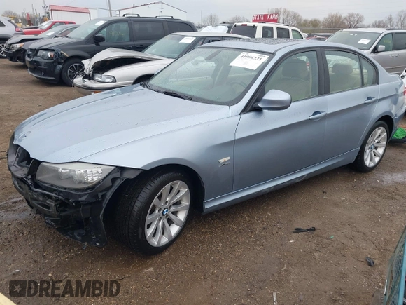2011 BMW 3 Series 328i xDrive with VIN WBAPK7G53BNN69625, listed as a IAAI auction lot 41996331 with 199,392 mi miles and . Bid and sale history available at carsss.com. Image 2.