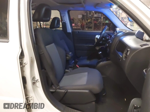 2009 Jeep Patriot Sport with VIN 1J8FT28B39D194976, listed as a IAAI auction lot 41575669 with 130,955 mi miles and . Bid and sale history available at DreamBid. Image 5.