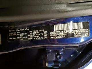 2017 FIAT 500X Lounge z VIN ZFBCFYDB5HP597173, wystawiony jako Copart lot #47763985 z przebiegiem 86 836 mil mil oraz Szkoda całkowita • Salvage title. Historia ofert i sprzedaży dostępna na DreamBid. Obrazek 15.
