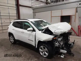2018 Jeep Compass Latitude with VIN 3C4NJCBB4JT268055, listed as a IAAI auction lot 41561741 with 107,163 mi miles. Bid and sale history available at carsss.com. Image 1.
