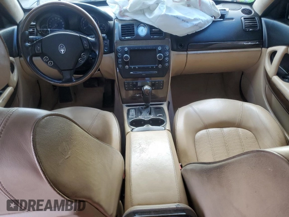 2009 Maserati Quattroporte z VIN ZAMFK39A690044644, wystawiony jako Copart lot #41343985 z przebiegiem 106 624 mil mil oraz Szkoda całkowita • Salvage title. Historia ofert i sprzedaży dostępna na DreamBid. Obrazek 8.