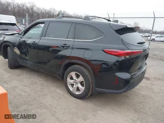 2021 Toyota Highlander L with VIN 5TDBZRBH5MS553042, listed as a IAAI auction lot 41611610 with 83,553 mi miles. Bid and sale history available at carsss.com. Image 3.