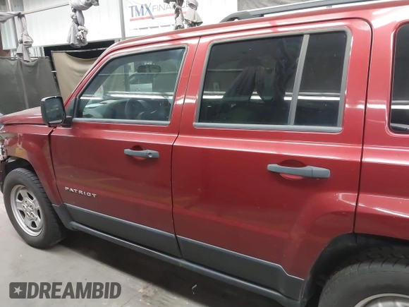 2015 Jeep Patriot Sport with VIN 1C4NJPBB3FD409993, listed as a IAAI auction lot 41847965 with 87,513 mi miles. Bid and sale history available at carsss.com. Image 14.