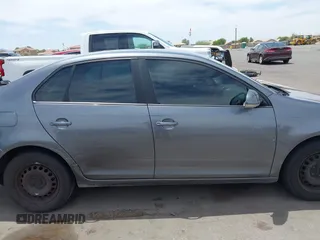 2006 Volkswagen Jetta Value Edition with VIN 3VWPF71K56M636972, listed as a IAAI auction lot 42347663 with 332,152 mi miles and . Bid and sale history available at DreamBid. Image 13.
