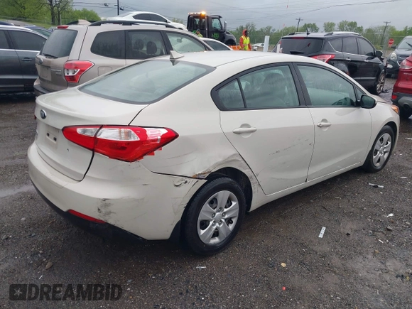 2015 Kia Forte LX with VIN KNAFK4A61F5374690, listed as a IAAI auction lot 42052849 with 47,034 mi miles. Bid and sale history available at carsss.com. Image 4.