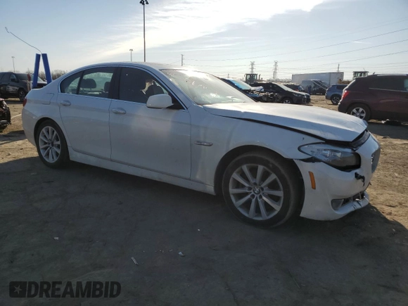 2013 BMW 5 Series 528i xDrive z VIN WBAXH5C51DD107260, wystawiony jako Copart lot #48537275 z przebiegiem 144 959 mil mil oraz Czysty tytuł • Clean title. Historia ofert i sprzedaży dostępna na DreamBid. Obrazek 4.