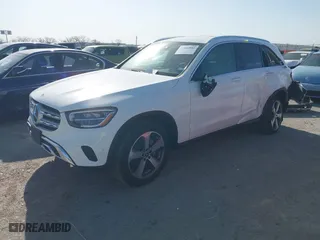 2022 Mercedes-Benz GLC with VIN W1N0G8DB7NG106295, listed as a IAAI auction lot 41842882 with 30,526 mi miles. Bid and sale history available at carsss.com. Image 2.