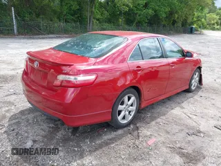 2007 Toyota Camry LE z VIN 4T1BK46KX7U032018, wystawiony jako IAAI lot #42191406 z przebiegiem 207 419 mil mil oraz . Historia ofert i sprzedaży dostępna na DreamBid. Obrazek 4.