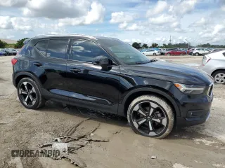 2021 Volvo XC40 Momentum z VIN YV4AC2HK5M2458900, wystawiony jako Copart lot #73645094 z przebiegiem 27 965 mil mil oraz Szkoda całkowita • Salvage title. Historia ofert i sprzedaży dostępna na DreamBid. Obrazek 4.